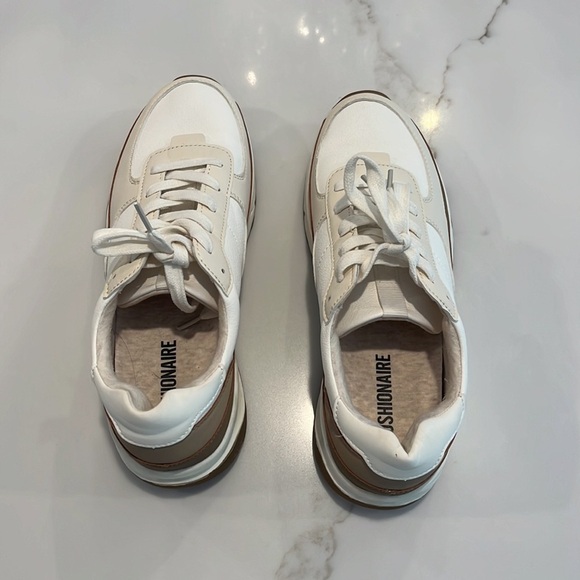 CUSHIONAIRE Women's Score lace up Sneaker +Comfort Foam - Picture 5 of 12